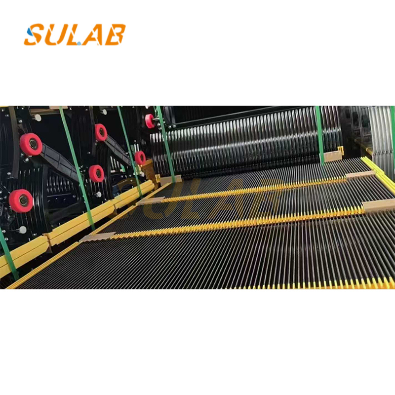 High-Strength Die-Cast Escalator Step with Anti-Slip Grooves and Yellow Safety Demarcation Universal Fit for All Brands