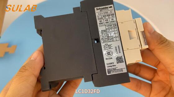 คอนแทคเตอร์ Schneider LC1D32FD 3 โพล 32A คอยล์ 110VDC หน้าสัมผัสช่วย 1NO+1NC สำหรับตู้ควบคุมลิฟต์